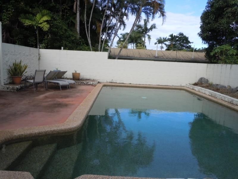 2/4 Crathern Close, Edge Hill QLD 4870