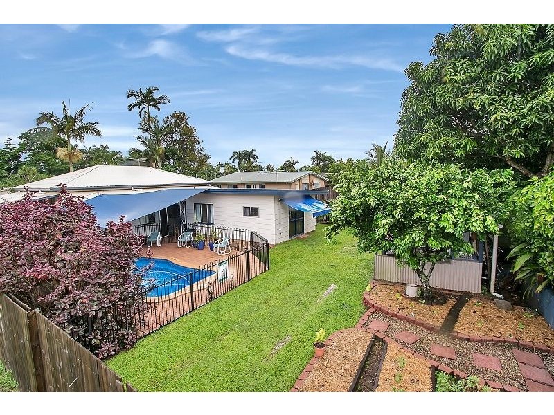 13 Close Street, Mooroobool QLD 4870