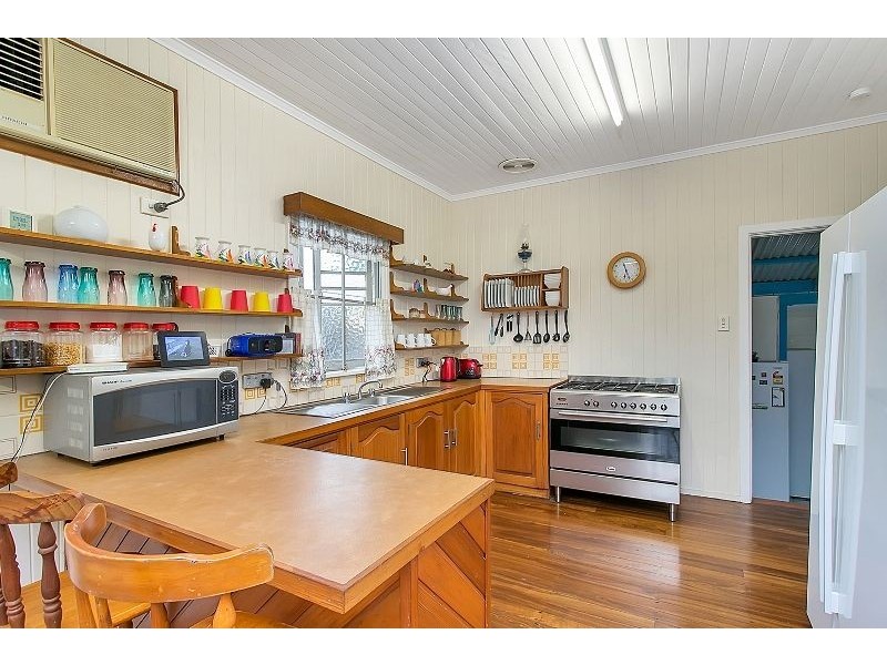 13 Close Street, Mooroobool QLD 4870