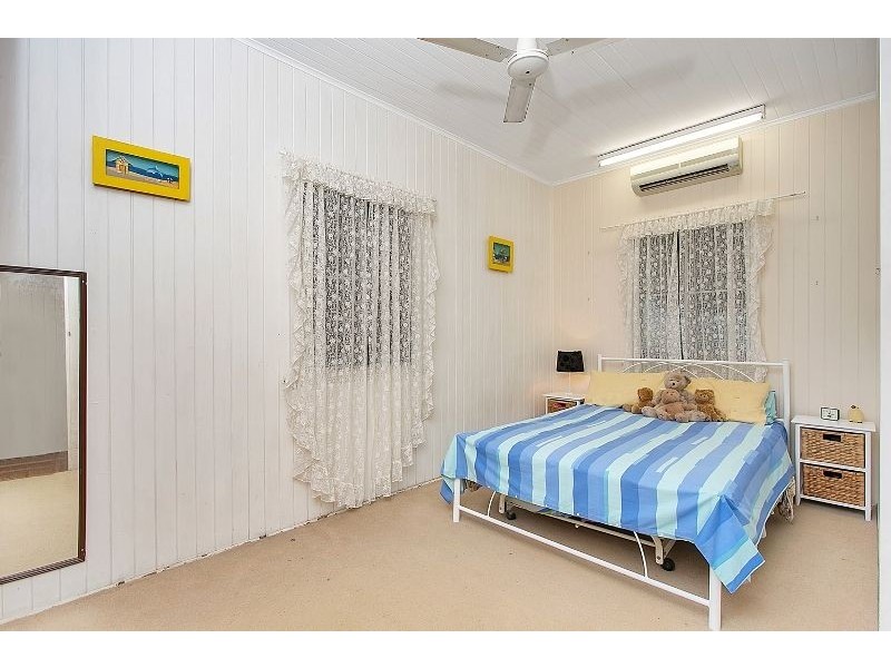 13 Close Street, Mooroobool QLD 4870