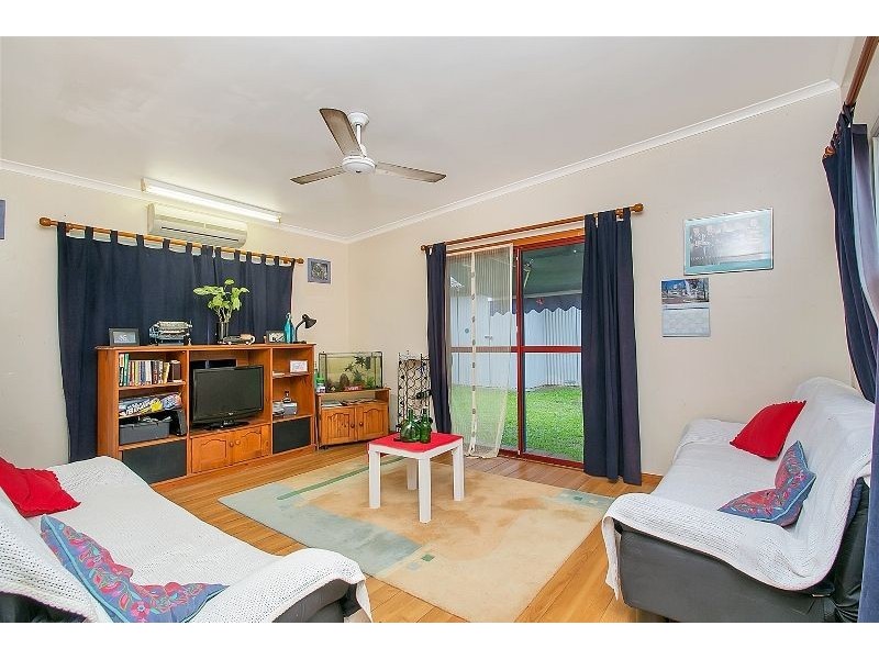 13 Close Street, Mooroobool QLD 4870