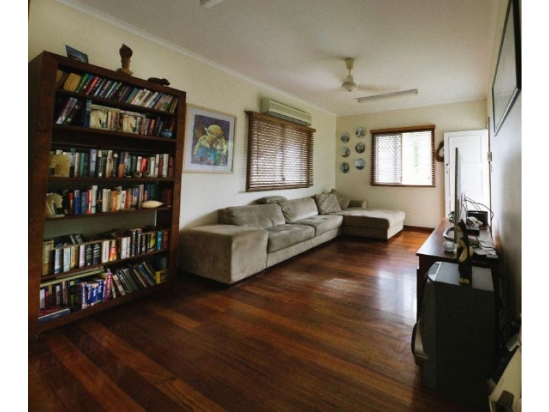 52 Collinson Street, Westcourt QLD 4870