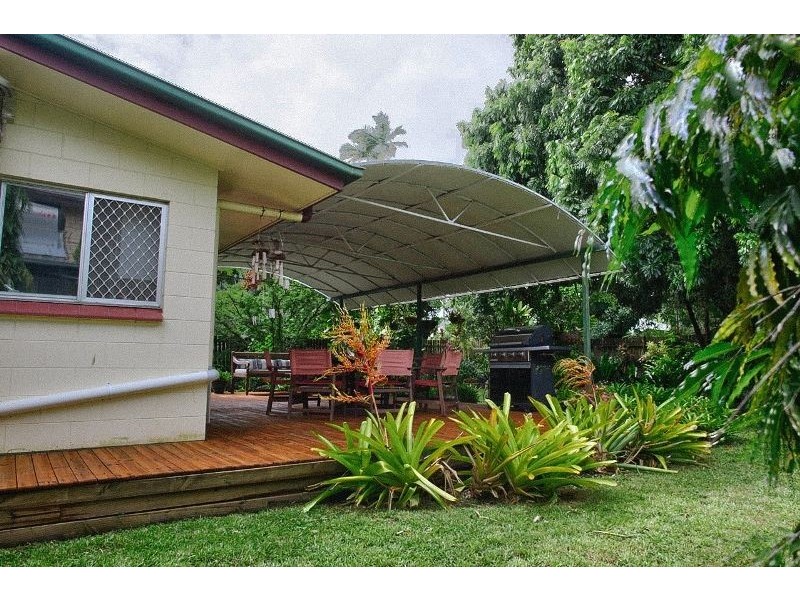 52 Collinson Street, Westcourt QLD 4870