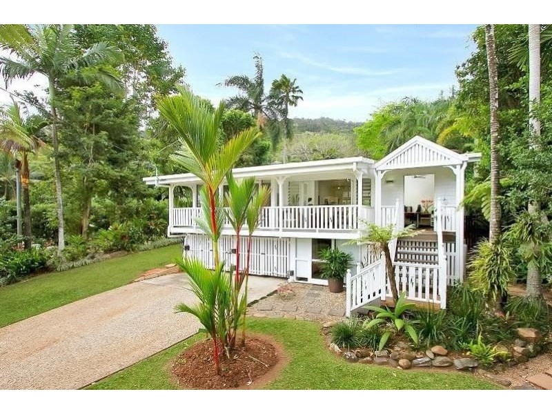 60 Hutchinson Street, Whitfield QLD 4870