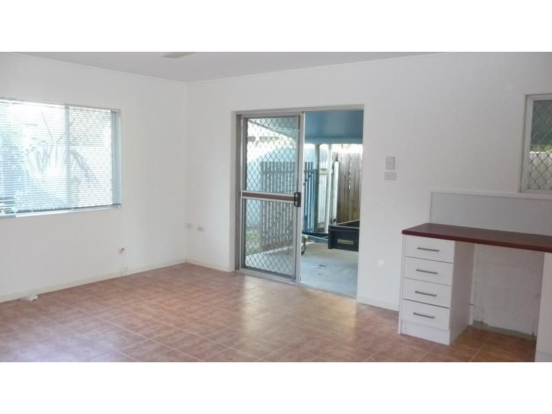 2/7 Blantyre Close, Manoora QLD 4870