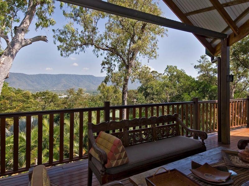 8 Tari Place, Trinity Beach QLD 4879