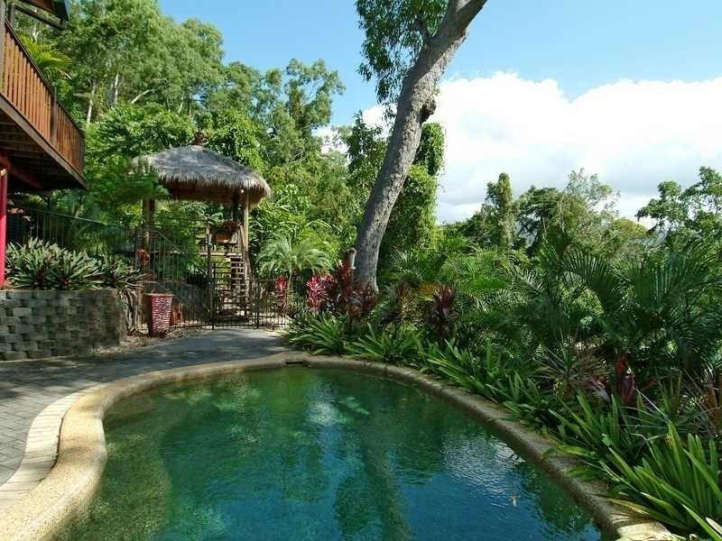 8 Tari Place, Trinity Beach QLD 4879