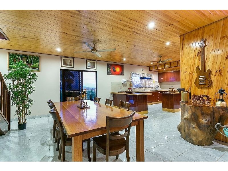 3 Coreega Close, Mooroobool QLD 4870