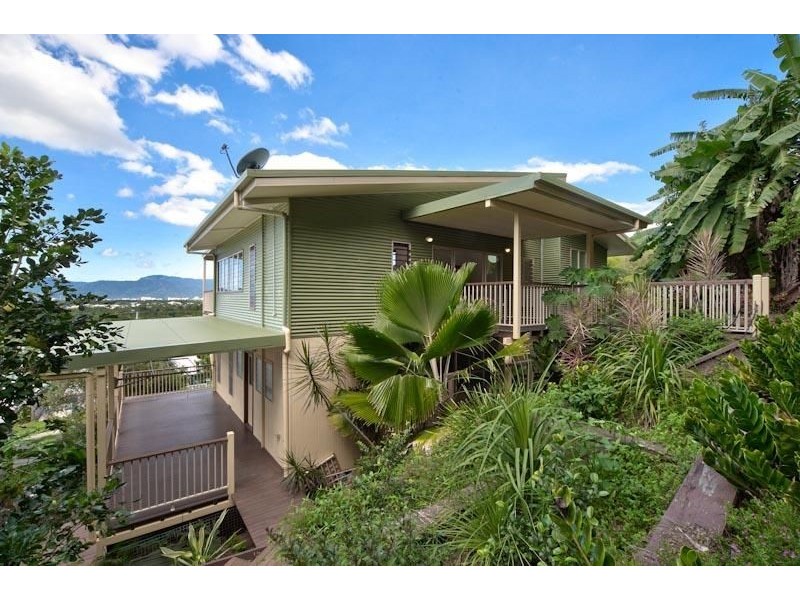 9 Trundle Terrace, Whitfield QLD 4870