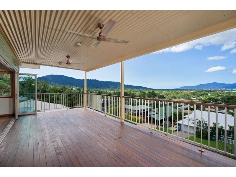 9 Trundle Terrace, Whitfield QLD 4870