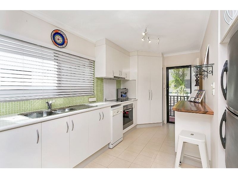7/284 Lake Street, Cairns North QLD 4870