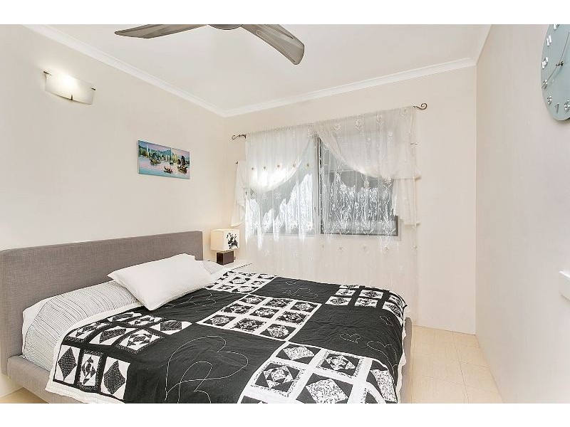 7/284 Lake Street, Cairns North QLD 4870