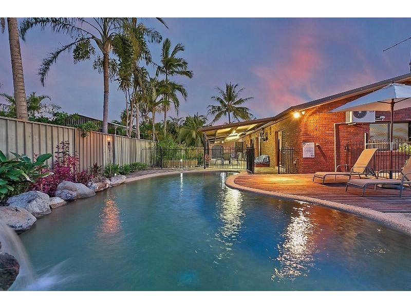 4 Tristania Street, Holloways Beach QLD 4878