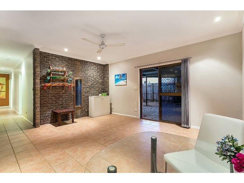 4 Tristania Street, Holloways Beach QLD 4878