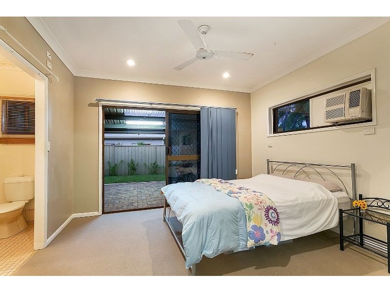 4 Tristania Street, Holloways Beach QLD 4878