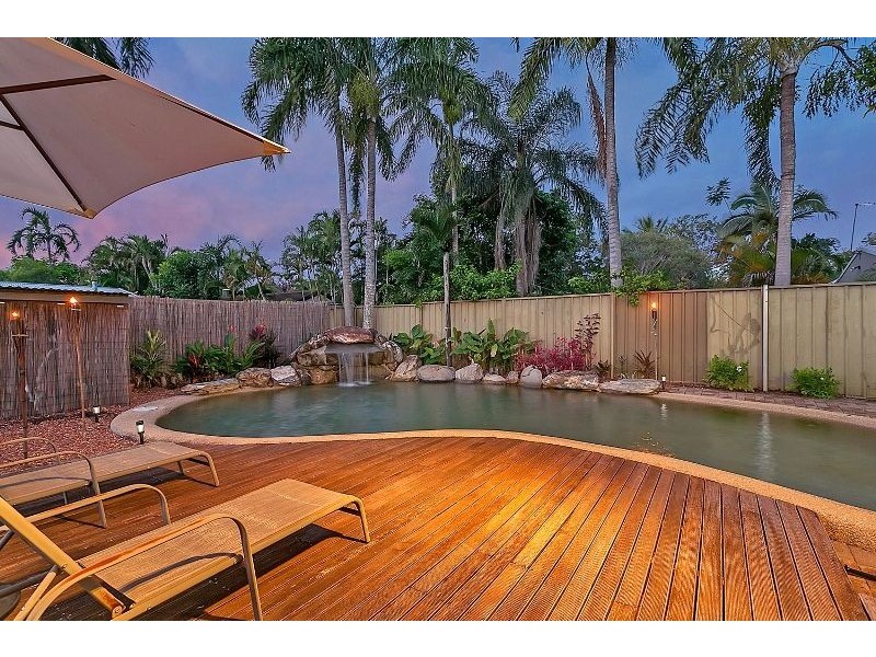 4 Tristania Street, Holloways Beach QLD 4878