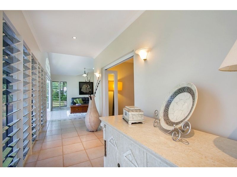 10 Marcus Close, Mooroobool QLD 4870