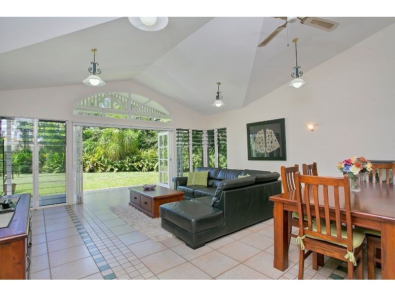 10 Marcus Close, Mooroobool QLD 4870