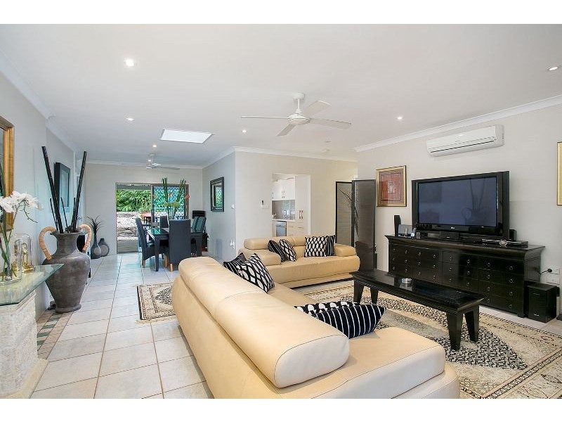 10 Marcus Close, Mooroobool QLD 4870