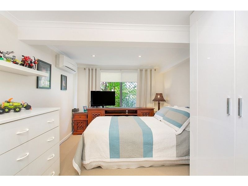 10 Marcus Close, Mooroobool QLD 4870