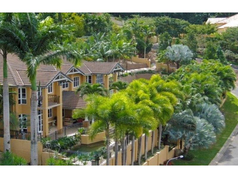 8 Knott Court, Whitfield QLD 4870