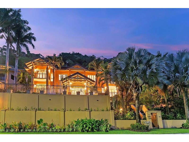 8 Knott Court, Whitfield QLD 4870