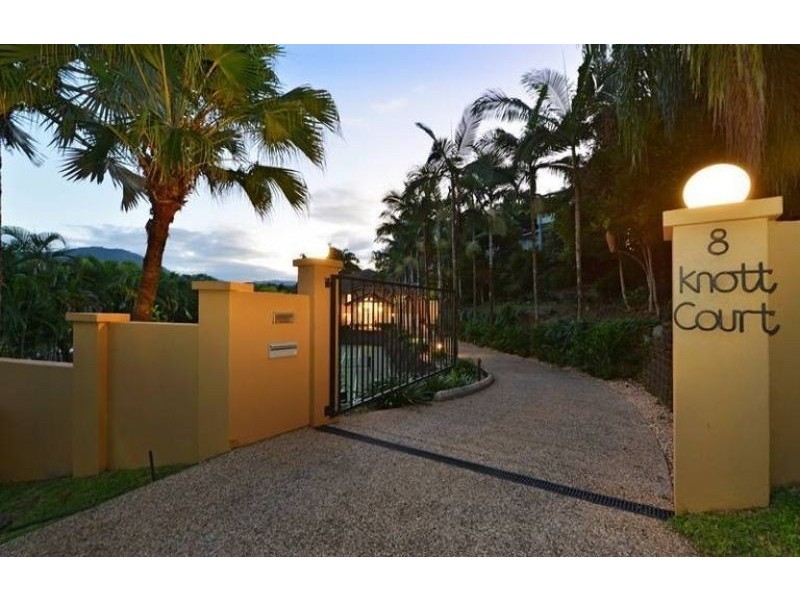 8 Knott Court, Whitfield QLD 4870