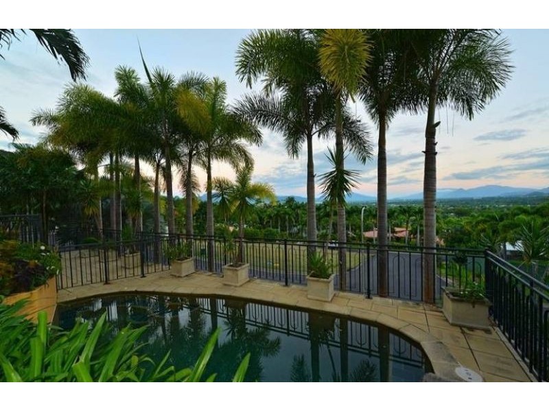 8 Knott Court, Whitfield QLD 4870