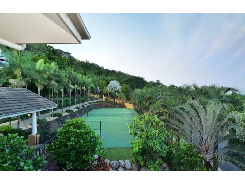 8 Knott Court, Whitfield QLD 4870