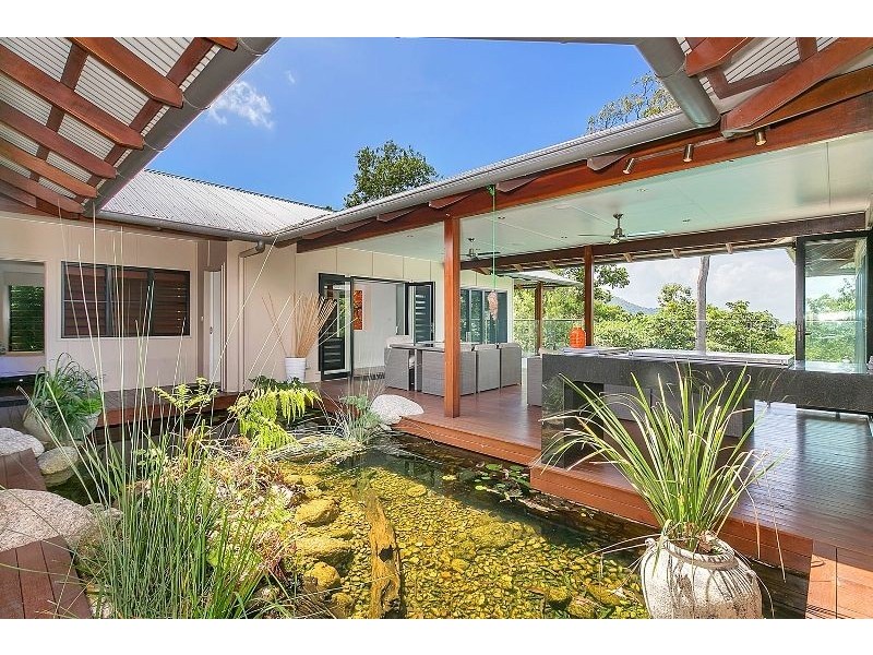 2d Trundle Terrace, Whitfield QLD 4870
