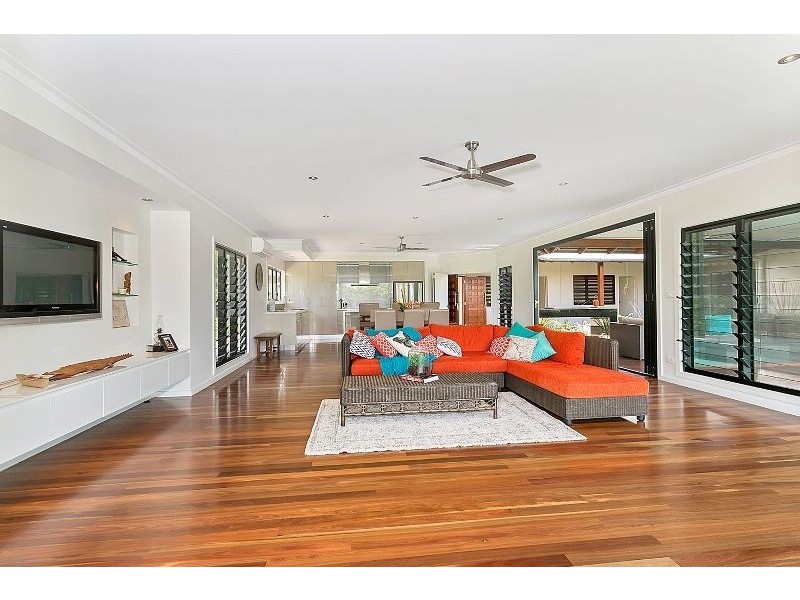 2d Trundle Terrace, Whitfield QLD 4870