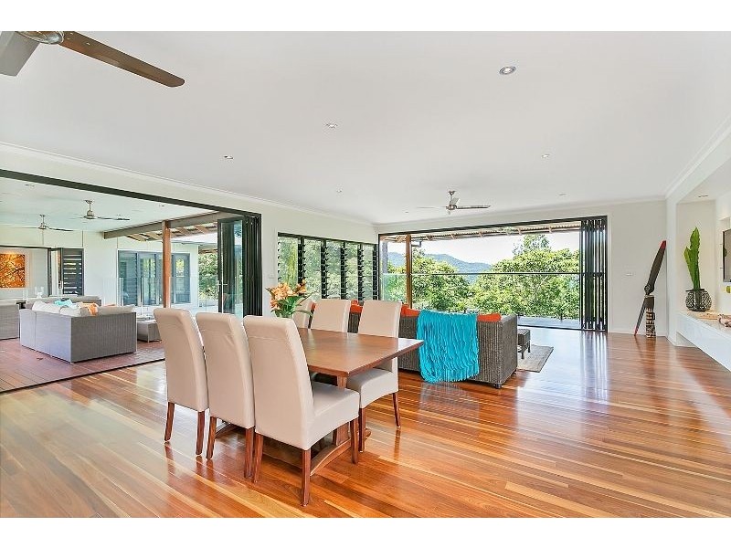 2d Trundle Terrace, Whitfield QLD 4870