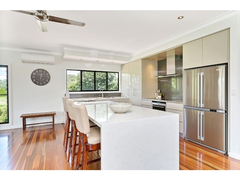 2d Trundle Terrace, Whitfield QLD 4870