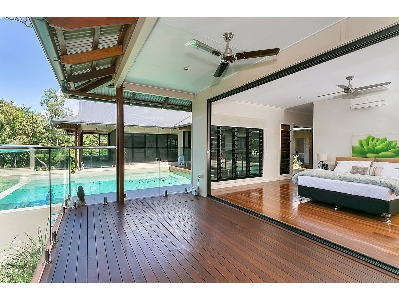 2d Trundle Terrace, Whitfield QLD 4870