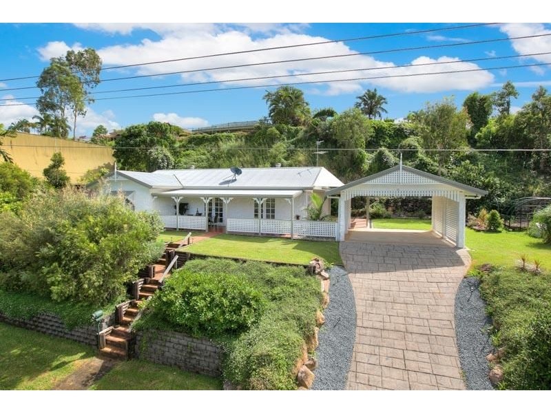 9 Andrea Close, Mooroobool QLD 4870