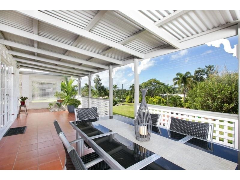 9 Andrea Close, Mooroobool QLD 4870