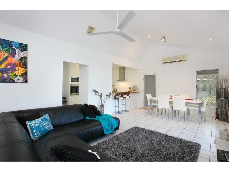 9 Andrea Close, Mooroobool QLD 4870