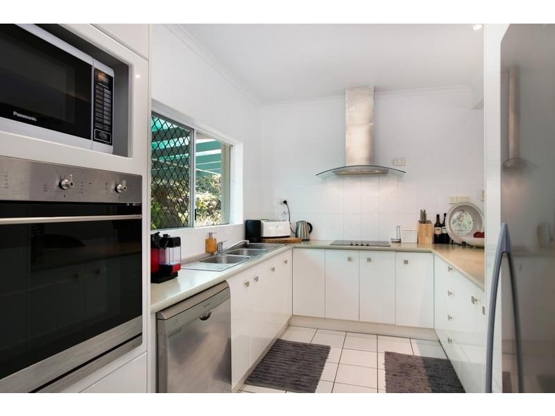 9 Andrea Close, Mooroobool QLD 4870