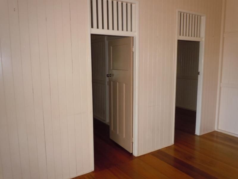 19 Law Street, Cairns North QLD 4870