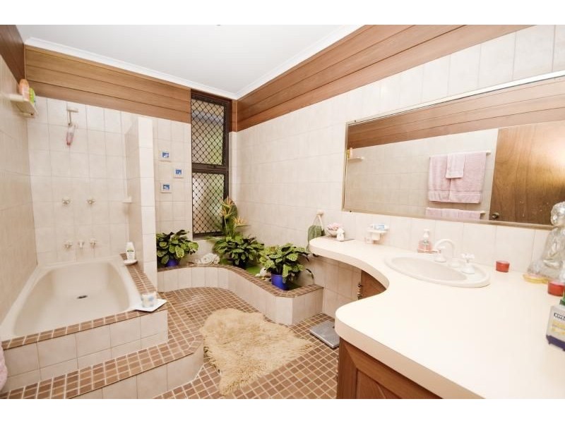 235 Toogood Road, Bayview Heights QLD 4868