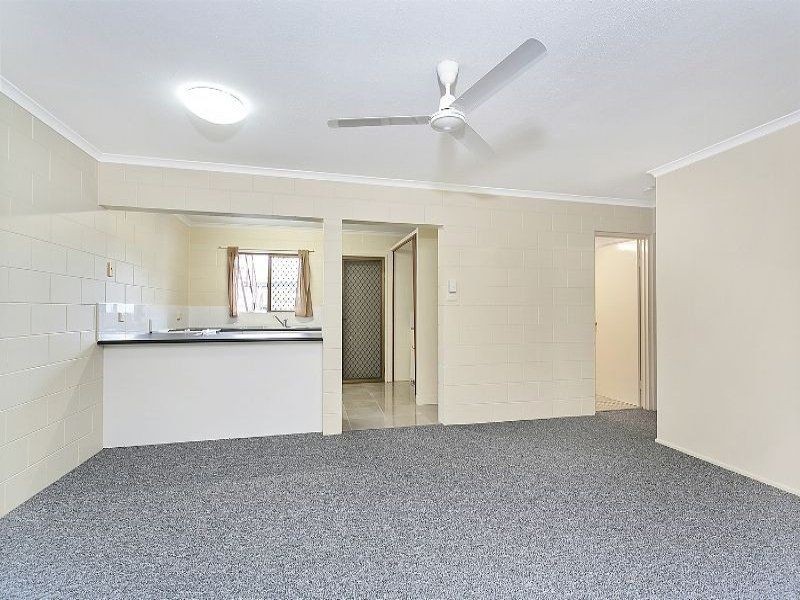 7/64 Pease Street, Manoora QLD 4870