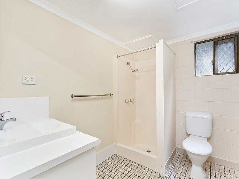 7/64 Pease Street, Manoora QLD 4870