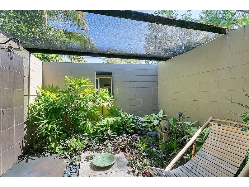 27 Mimosa Street, Holloways Beach QLD 4878