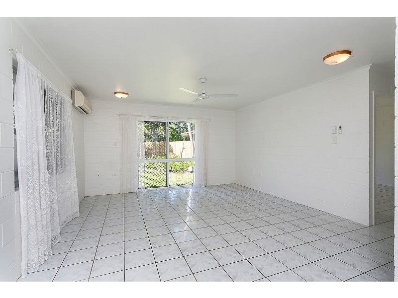 27 Mimosa Street, Holloways Beach QLD 4878