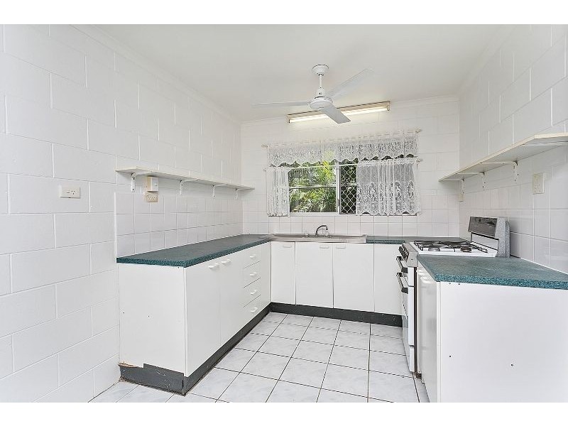 27 Mimosa Street, Holloways Beach QLD 4878