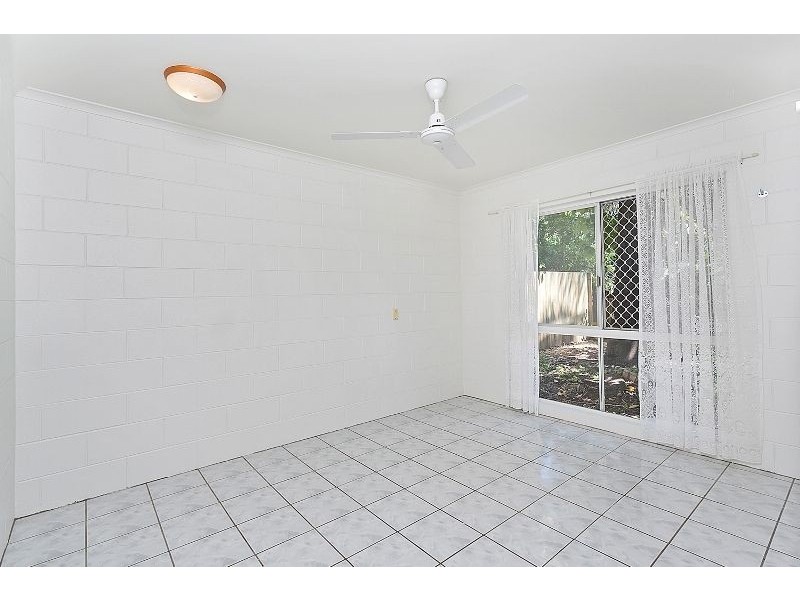 27 Mimosa Street, Holloways Beach QLD 4878