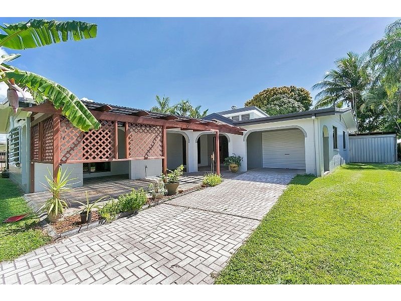 12 Magnolia Street, Holloways Beach QLD 4878