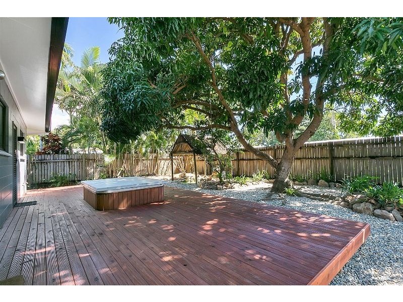12 Magnolia Street, Holloways Beach QLD 4878