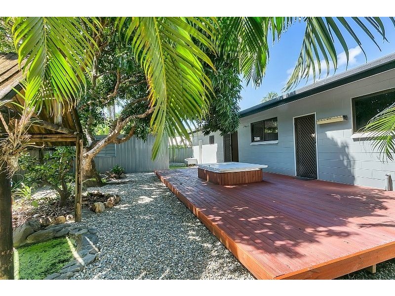12 Magnolia Street, Holloways Beach QLD 4878