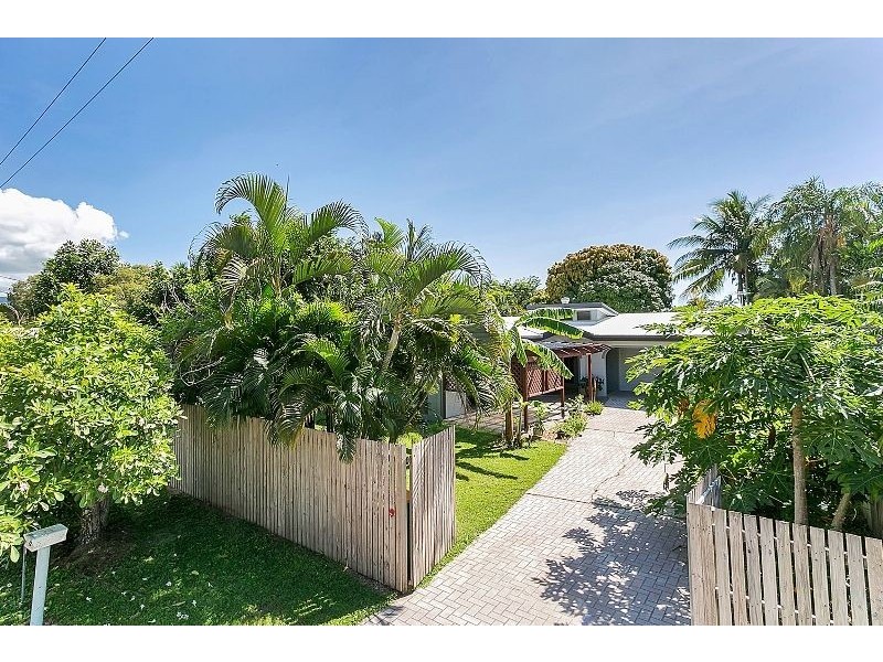 12 Magnolia Street, Holloways Beach QLD 4878